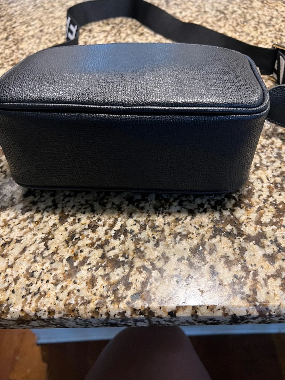 Karl Lagerfeld compact black